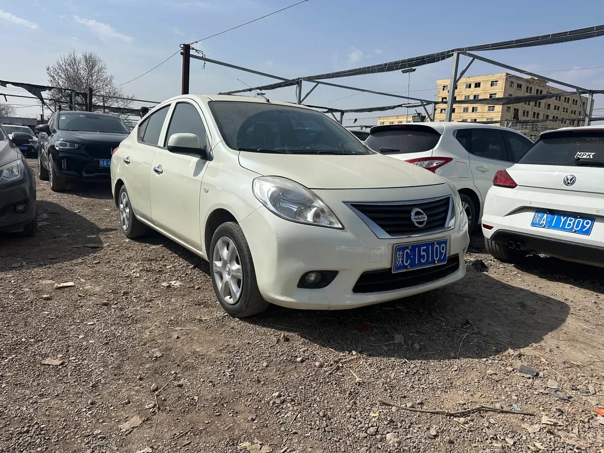 Nissan 2011 1.5XL CVT 3