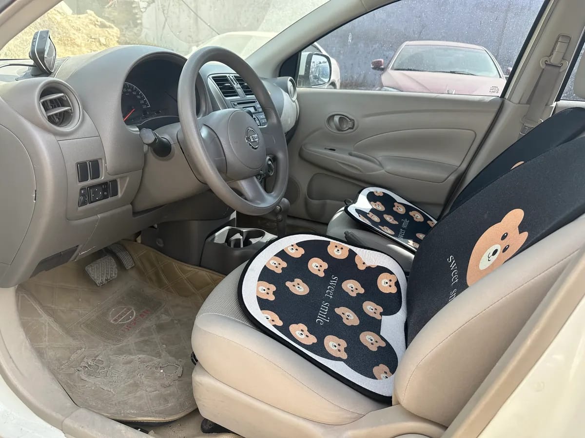 Nissan 2011 1.5XL CVT 4