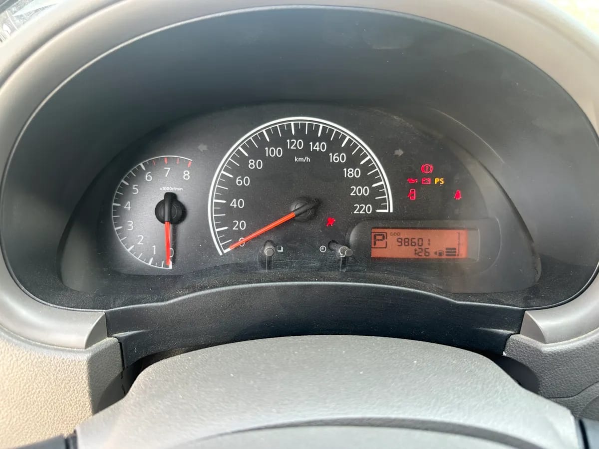 Nissan 2011 1.5XL CVT 7