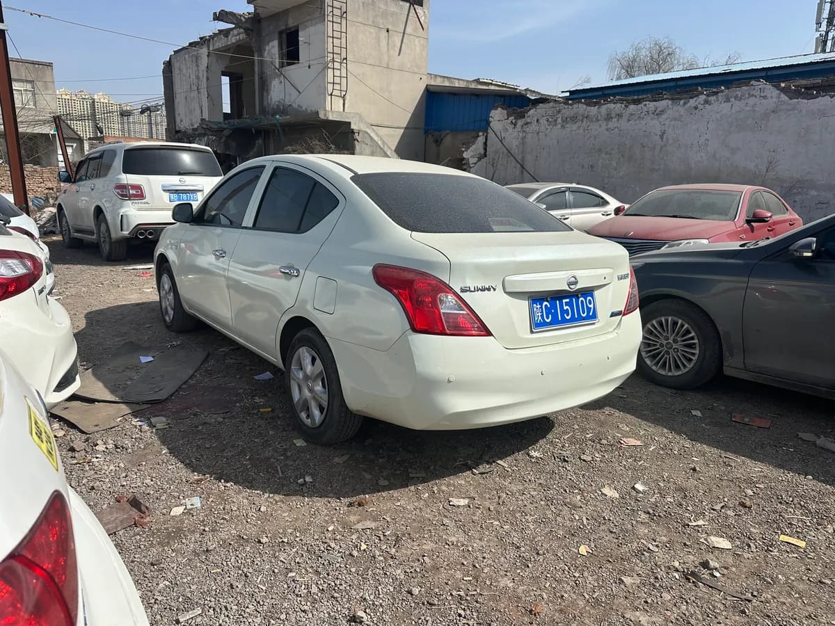Nissan 2011 1.5XL CVT 9