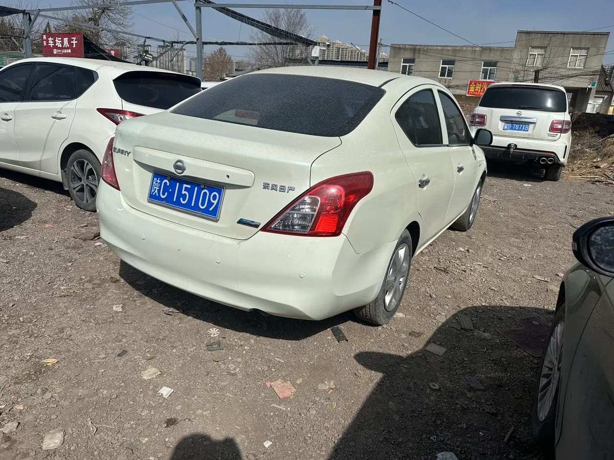 Nissan 2011 1.5XL CVT 10