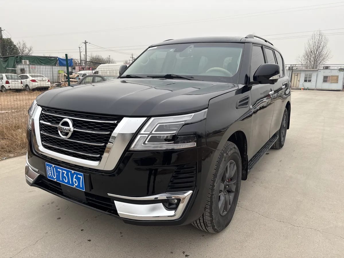 Nissan ( ) 2012 5.6L V8
