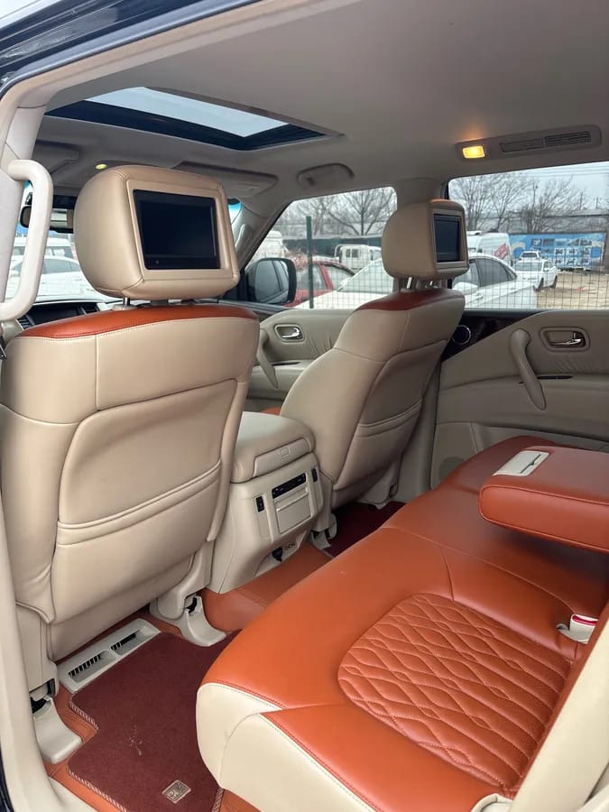 Nissan ( ) 2012 5.6L V8 7