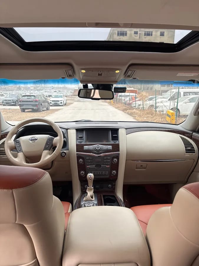 Nissan ( ) 2012 5.6L V8 8