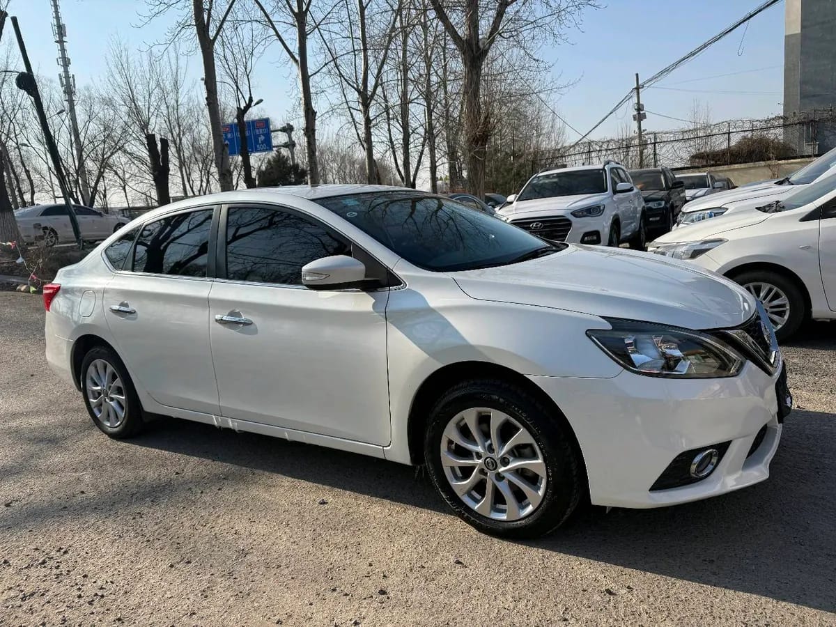Nissan 2016 1.6XV CVT 3
