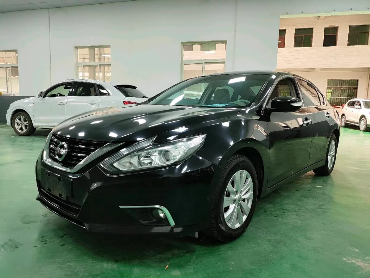 Nissan 2016 2.0L XE