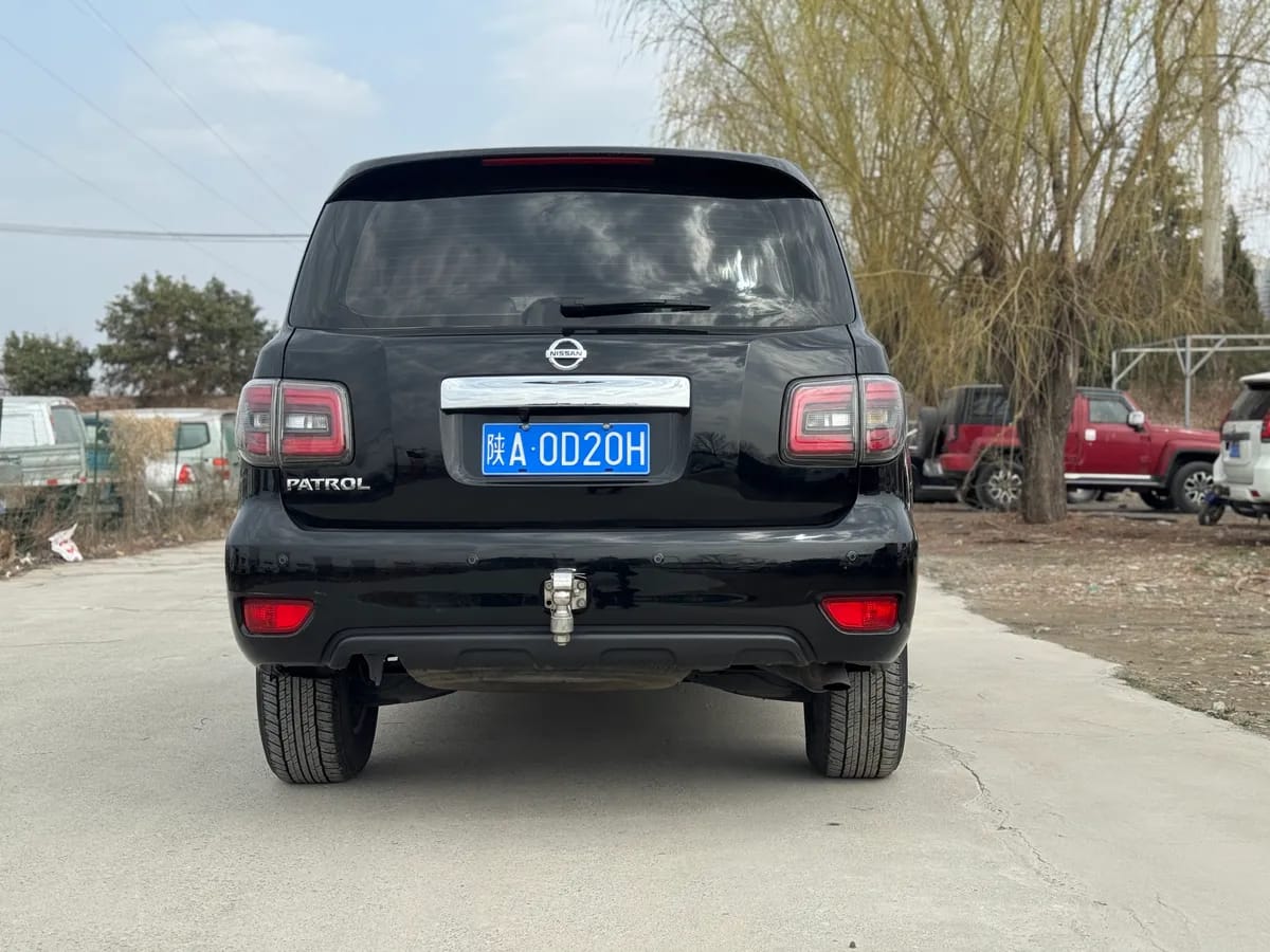 Nissan ( ) 2018 4.0L 7
