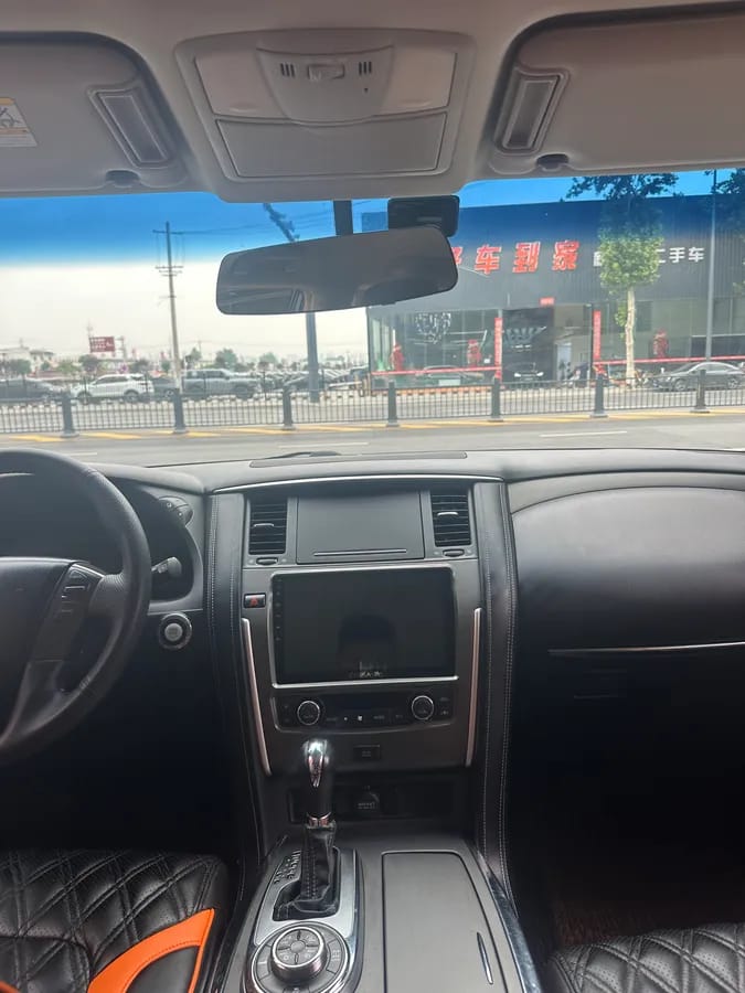 Nissan ( ) 2018 4.0L 10