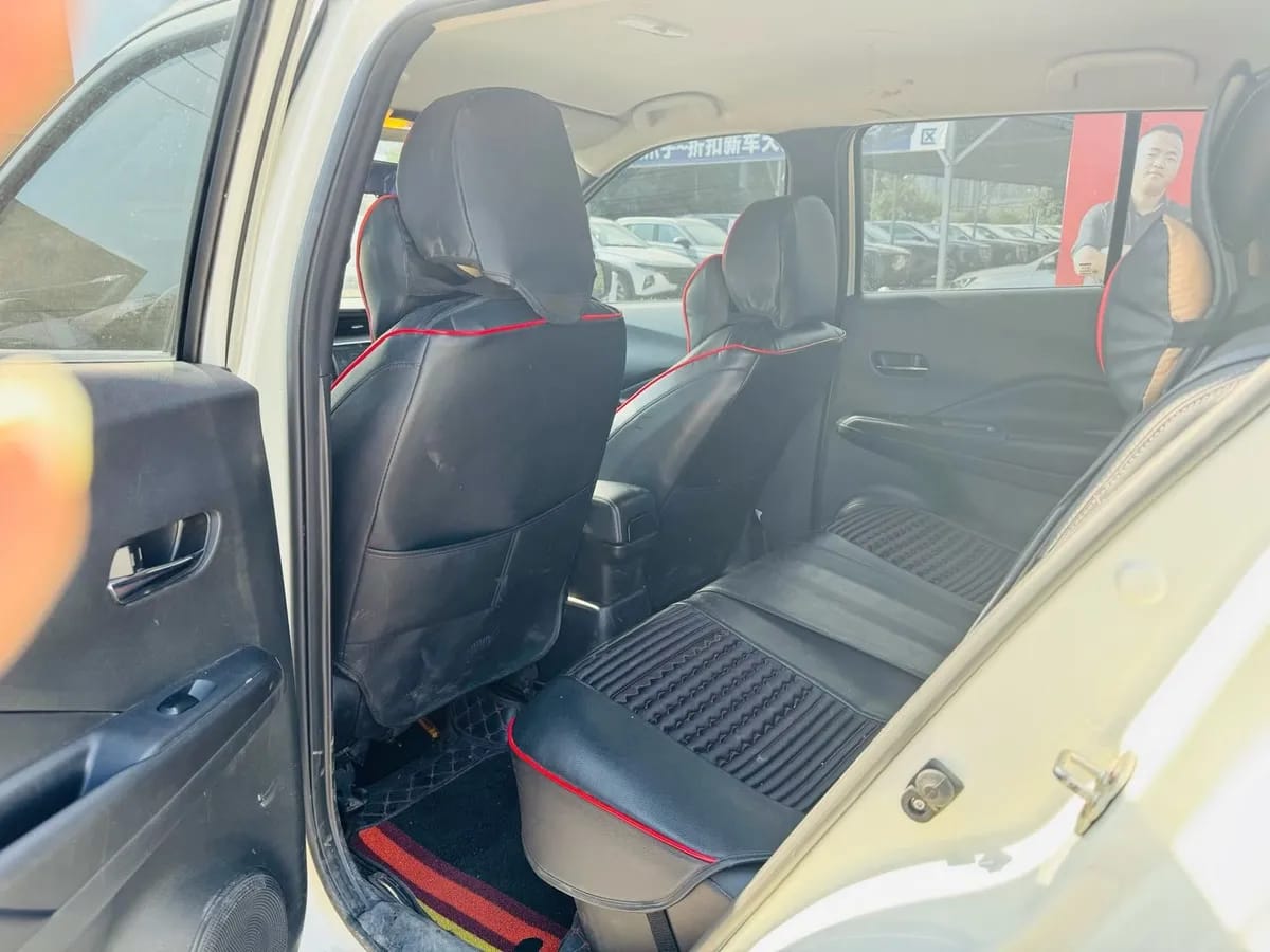 Nissan 2019 1.5L CVT 4