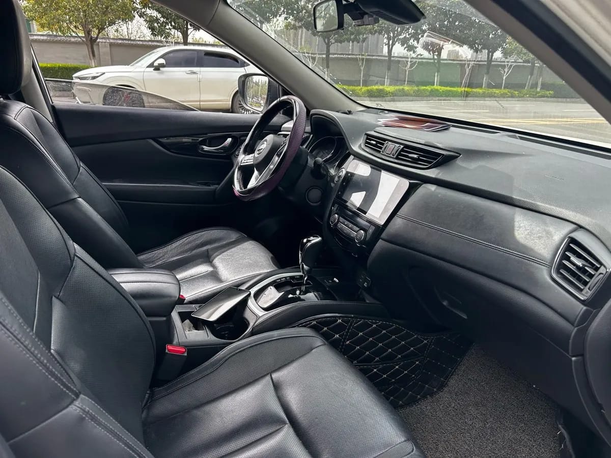 Nissan 2019 2.0L CVT 2WD 4