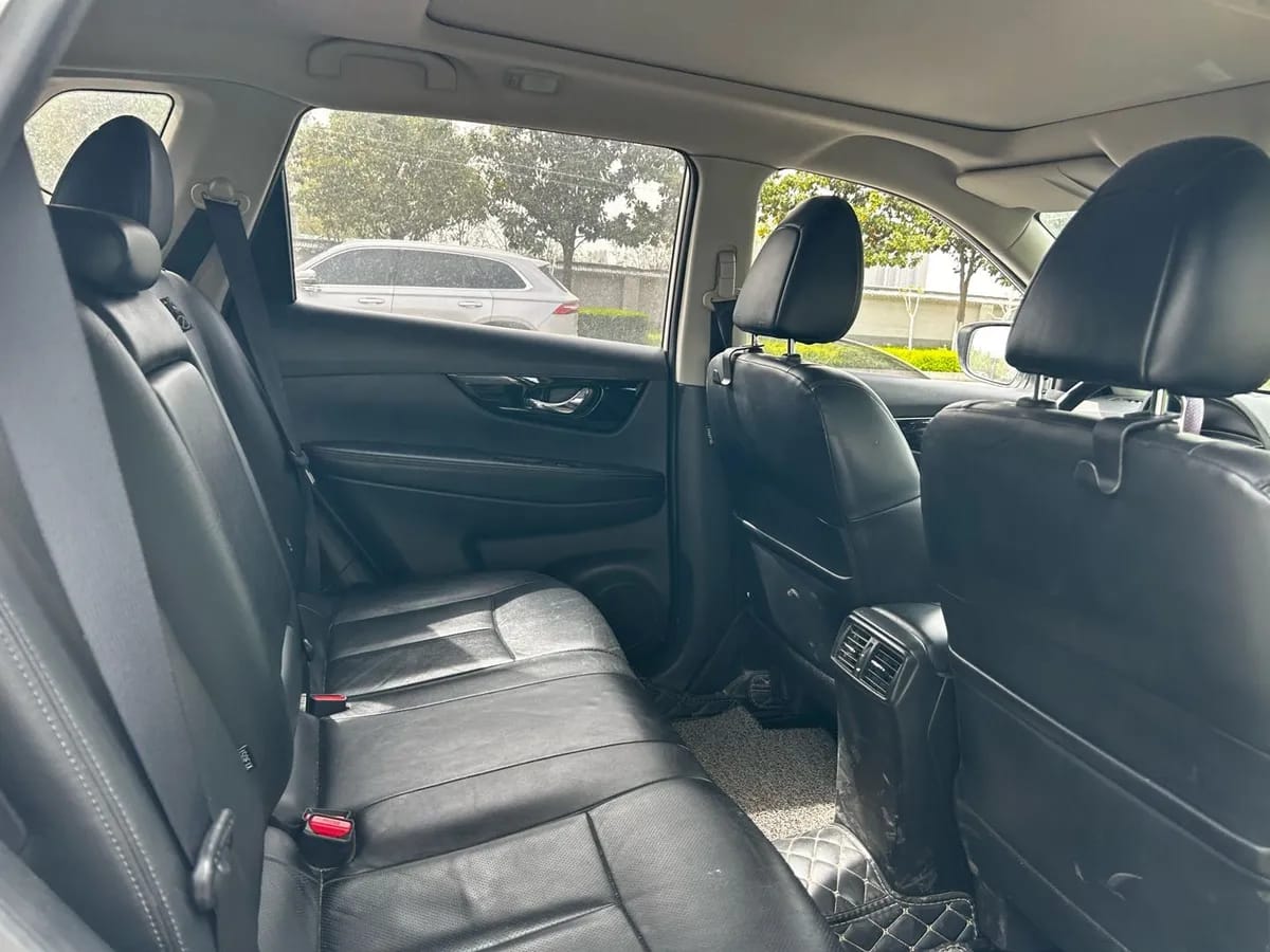 Nissan 2019 2.0L CVT 2WD 5