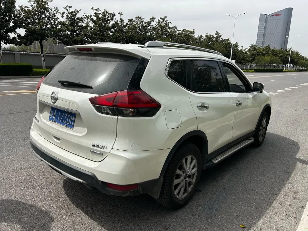 Nissan 2019 2.0L CVT 2WD 7