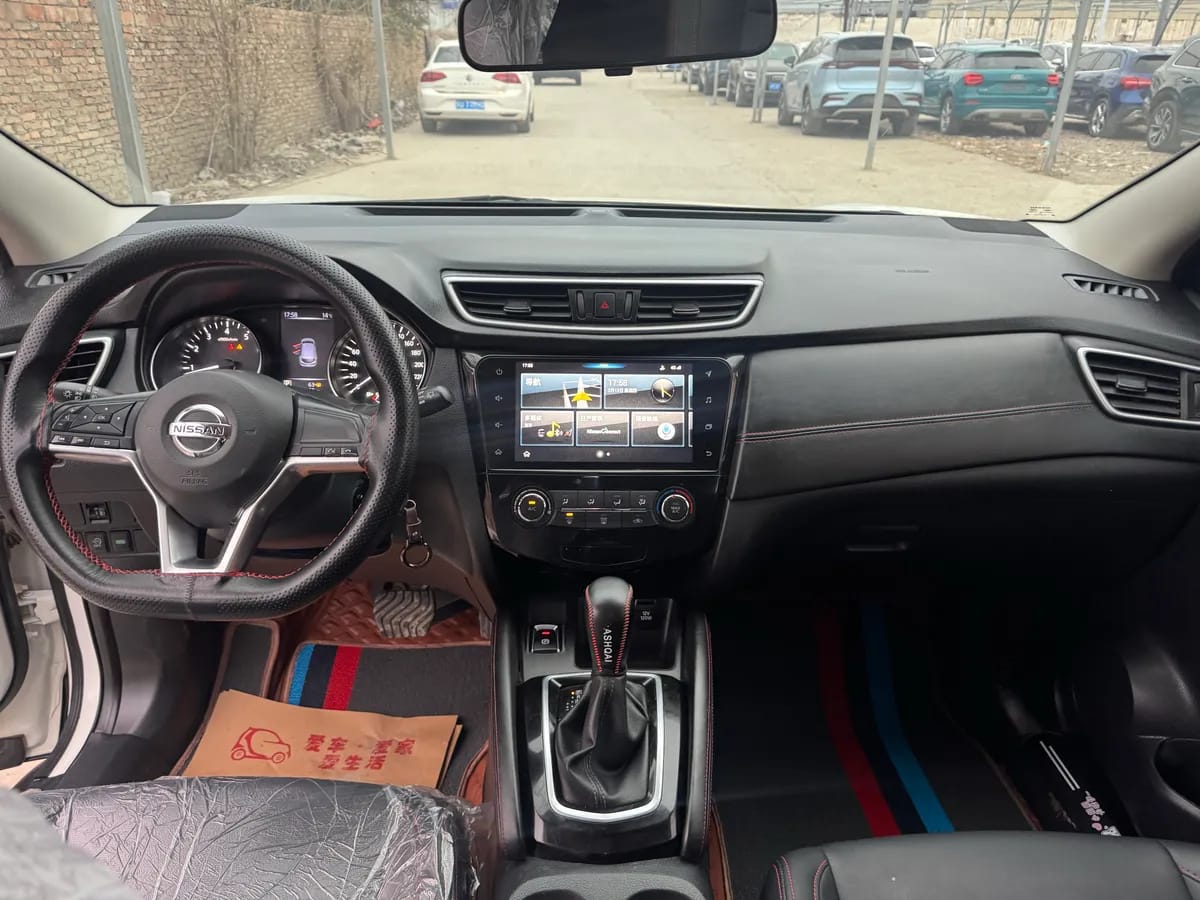 Nissan 2019 2.0L CVT 9