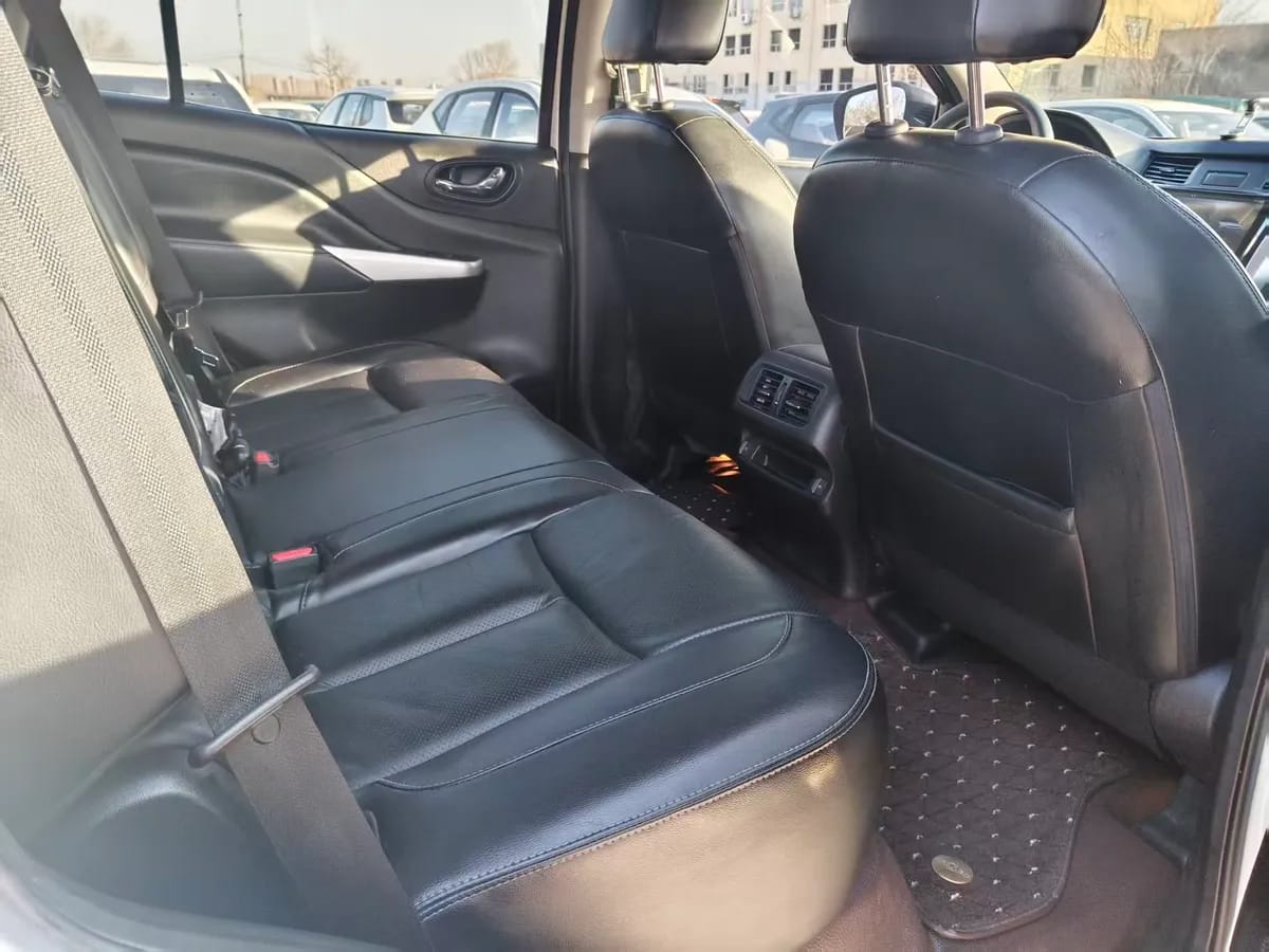Nissan 2020 2.5L XL Upper 4WD 5