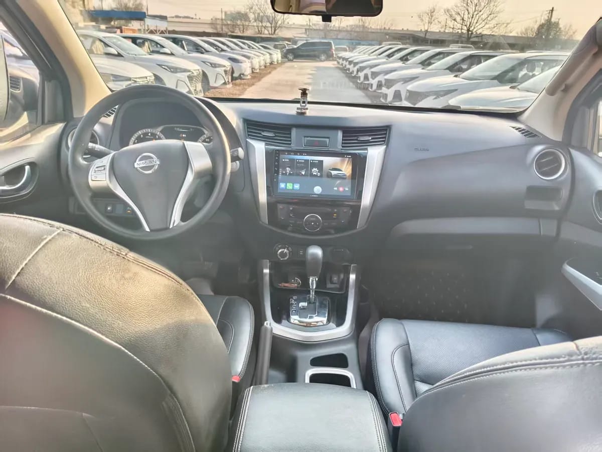 Nissan 2020 2.5L XL Upper 4WD 6