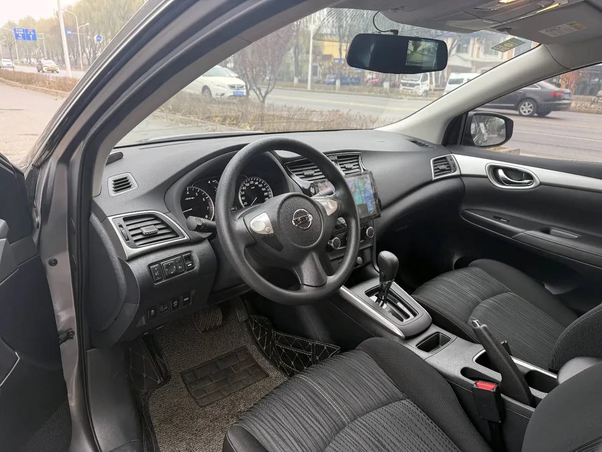 Nissan 2021 1.6L XL CVT 3