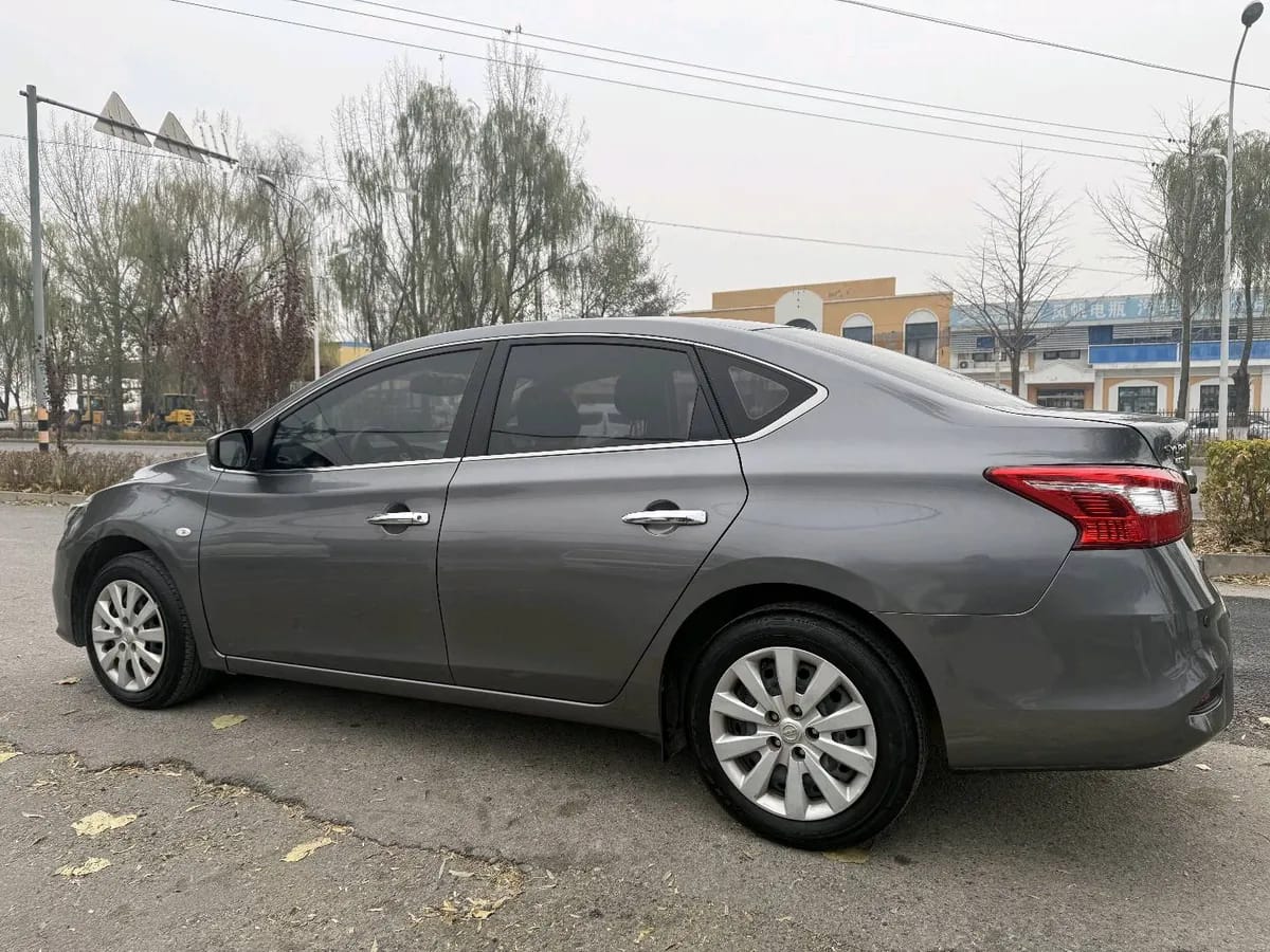 Nissan 2021 1.6L XL CVT 9