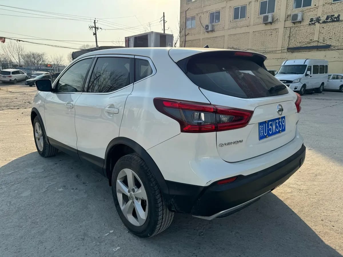 Nissan 2021 2.0L CVT 6