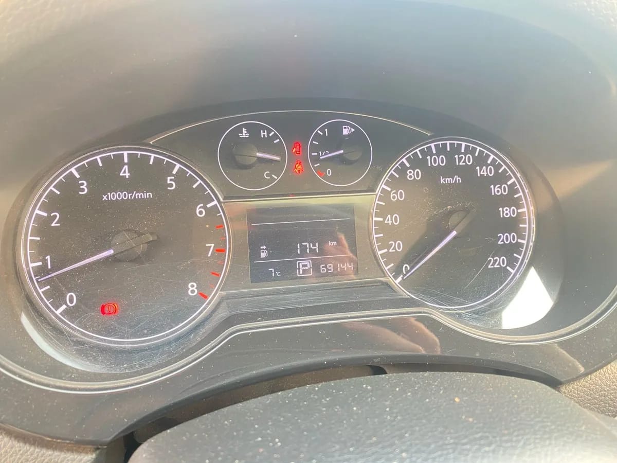 Nissan TIIDA 2014 1.6L CVT 6