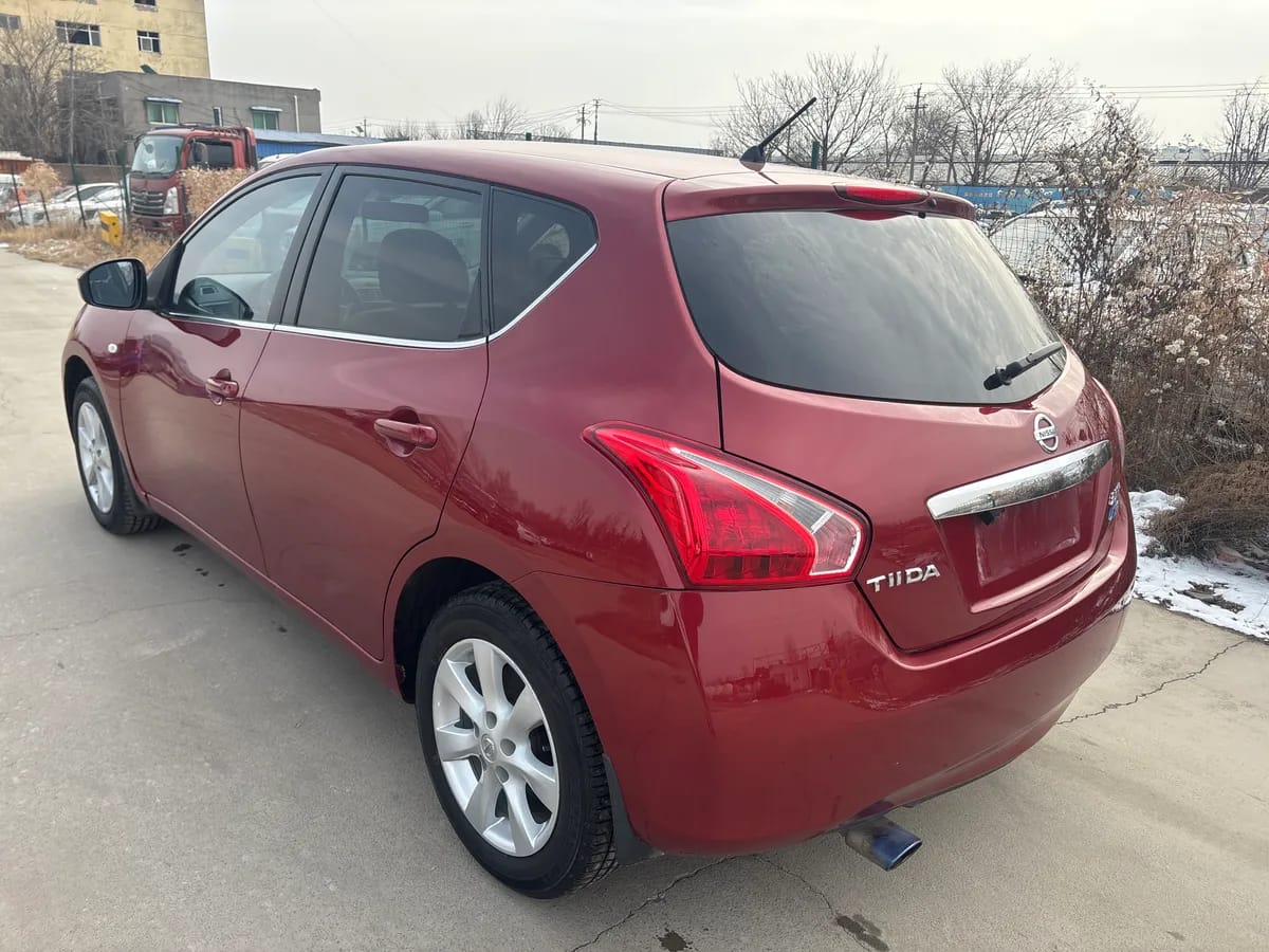 Nissan TIIDA 2014 1.6L CVT 4