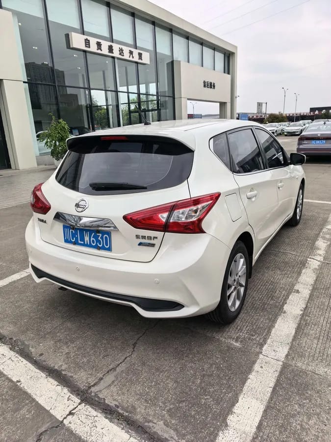 Nissan TIIDA 2016 1.6L CVT 3