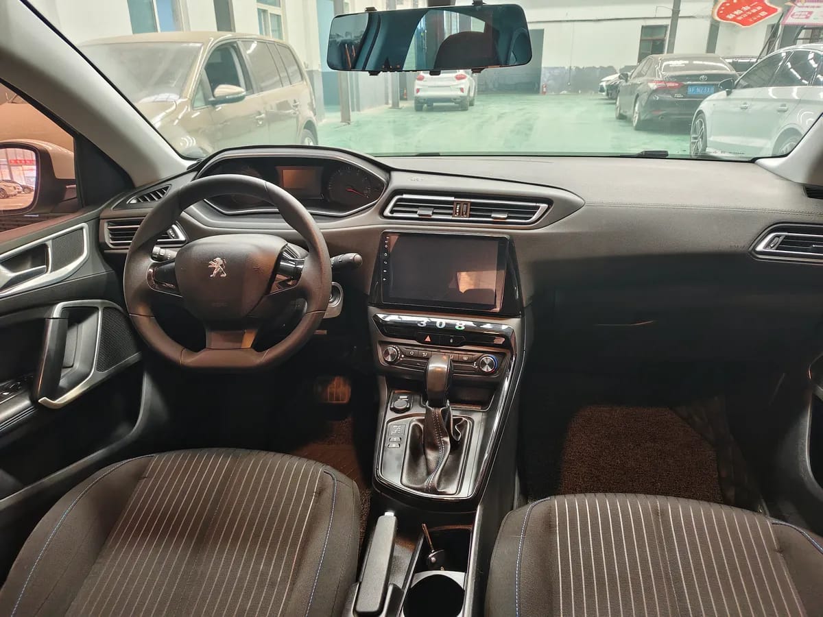Peugeot 308 2016 1.6L 6