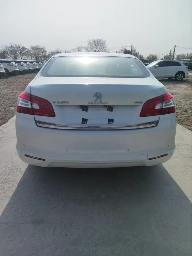 Peugeot 408 2015 1.2T 4