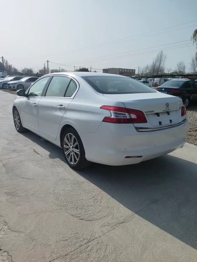 Peugeot 408 2015 1.2T 7