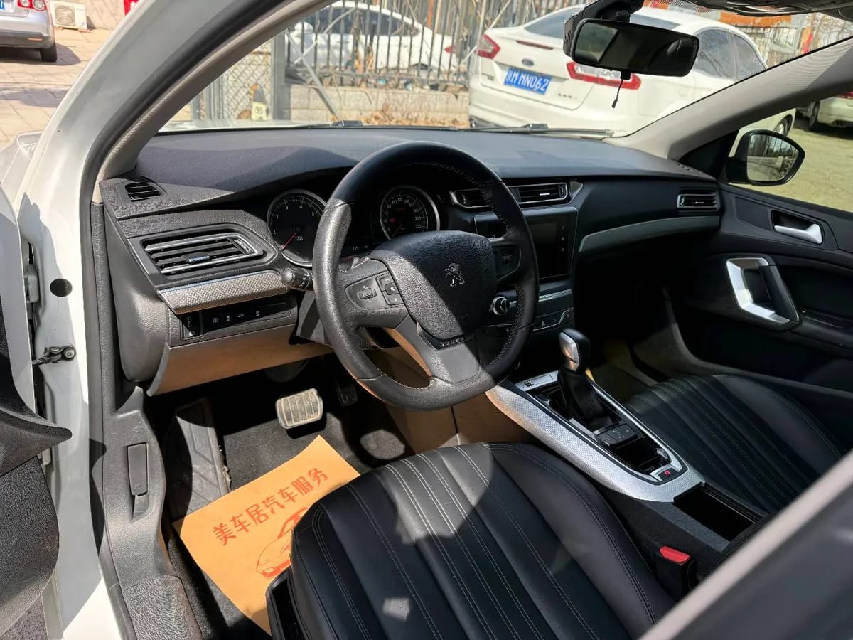 Peugeot 408 2019 350THP V 8