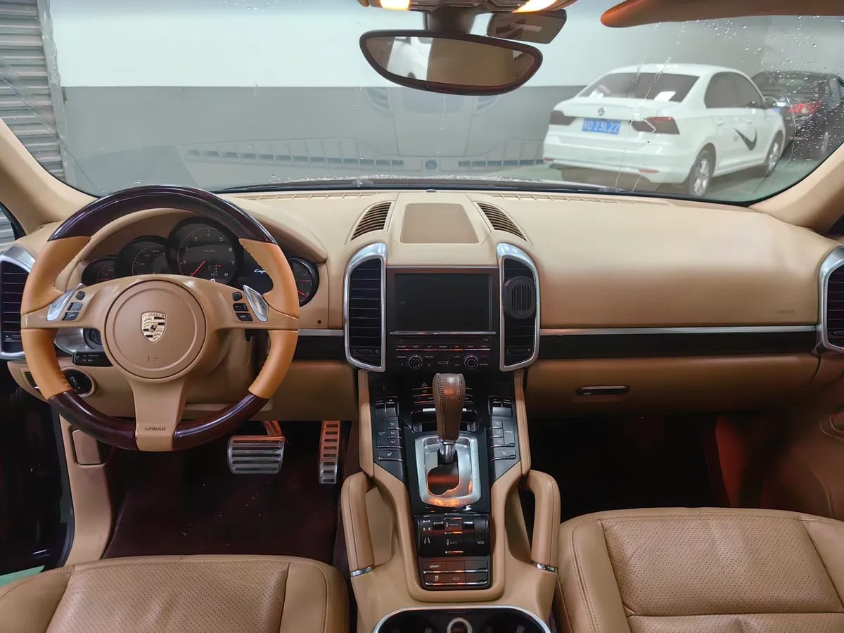 Porsche Cayenne 2011 Cayenne 3.0T 8