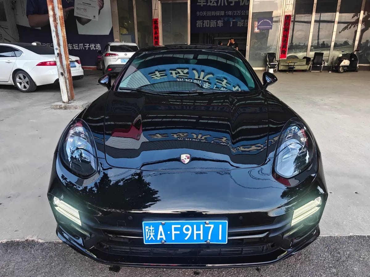 Porsche Panamera 2010 Panamera 4 3.6L 2