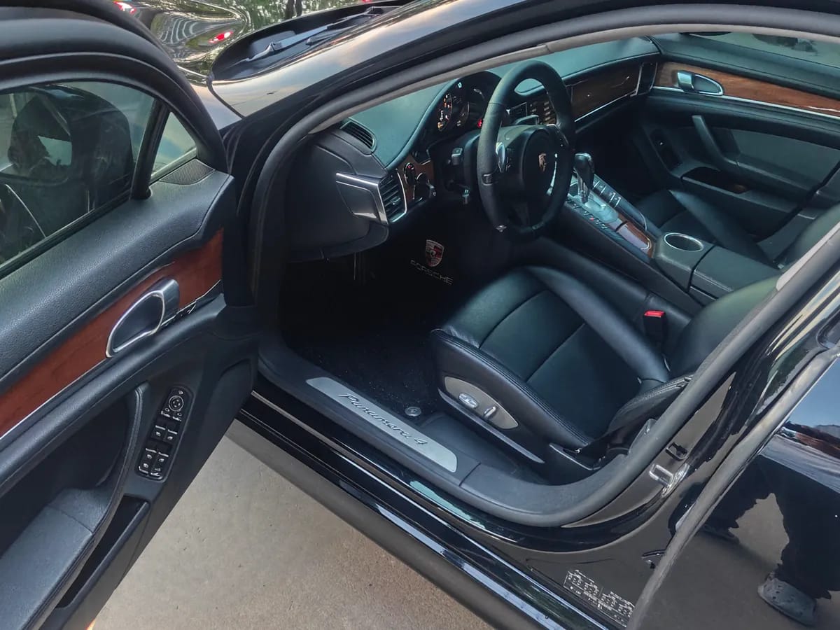 Porsche Panamera 2010 Panamera 4 3.6L 8