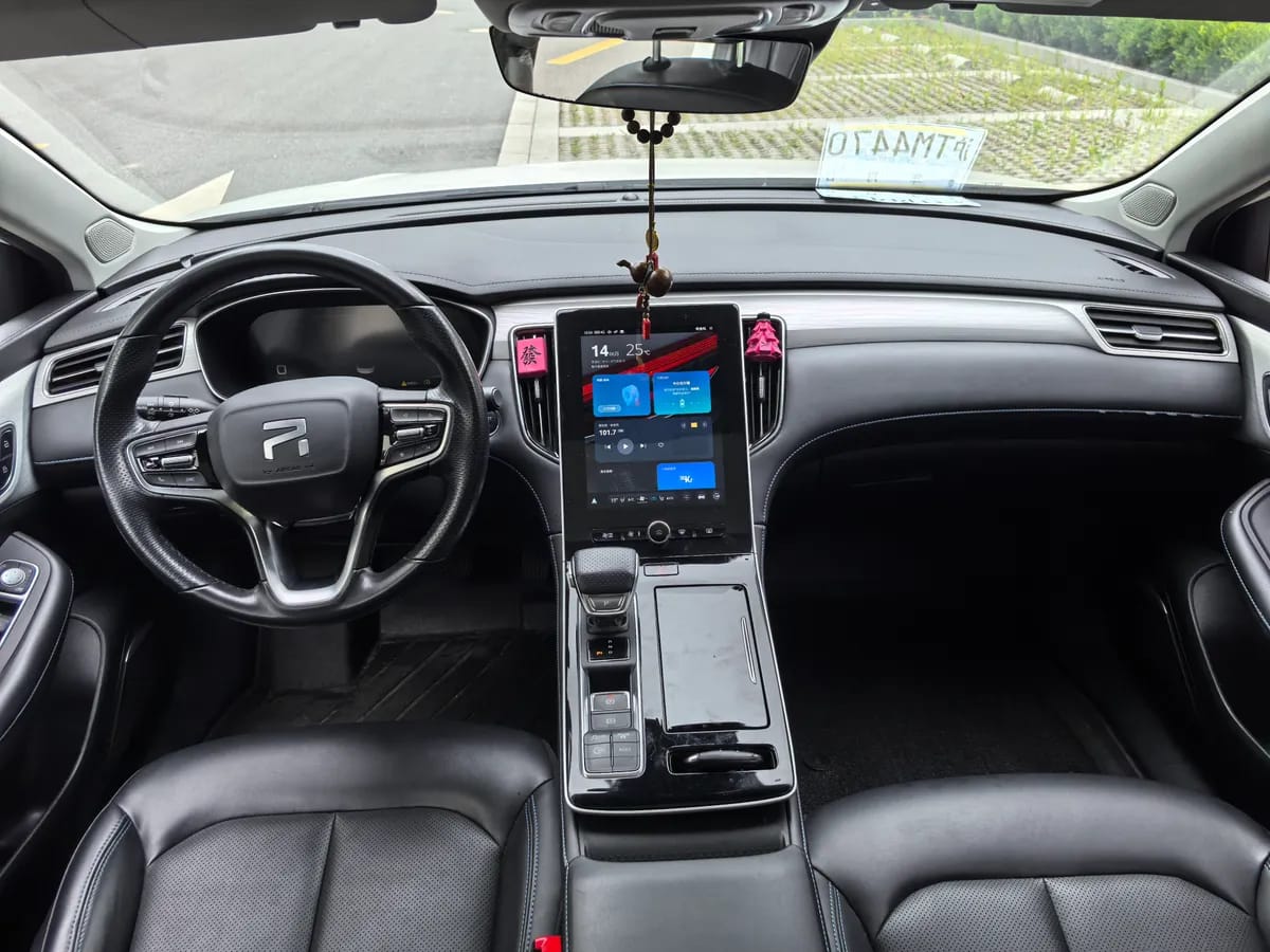 Roewe ER6 2020 620km 8
