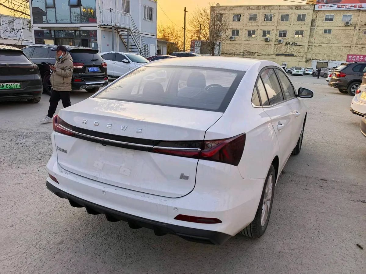 Roewe i5 2023 1.5L 3