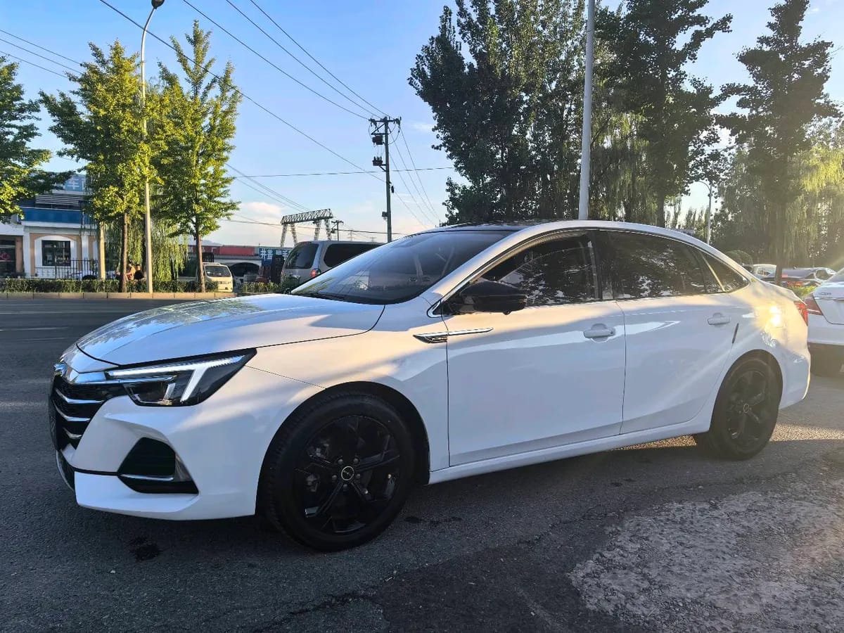 Roewe i6 MAX 2020 300TGI 2