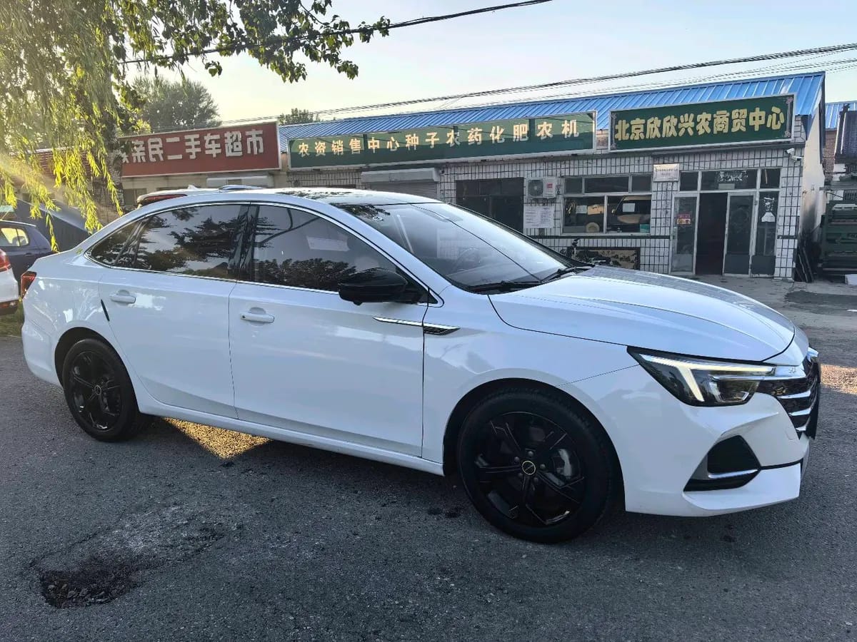 Roewe i6 MAX 2020 300TGI 3