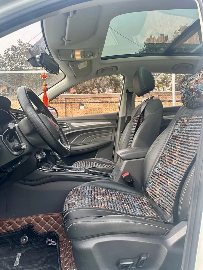 Roewe RX3 2018 18T 4