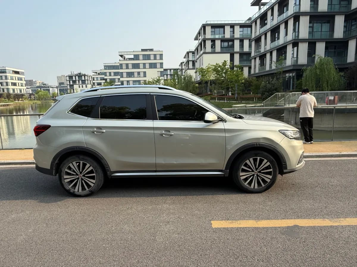 Roewe RX5 2017 ERX5 EV400 3