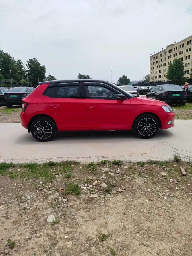 Skoda 2015 1.6L 8