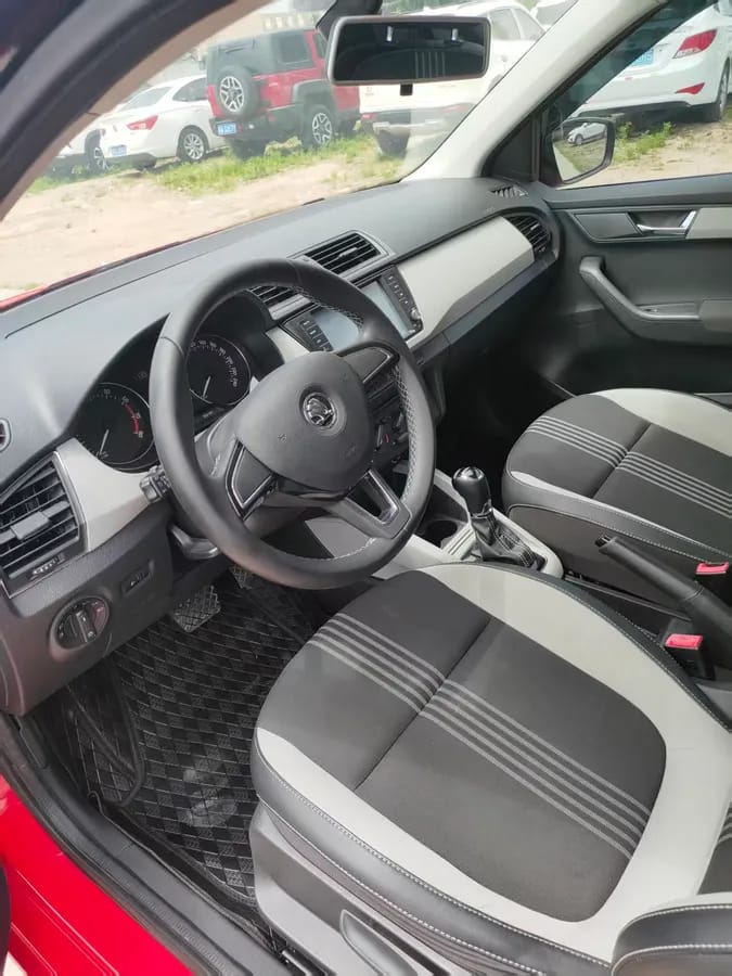 Skoda 2015 1.6L 9