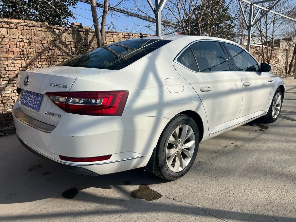 Skoda 2016 TSI330 DSG 4
