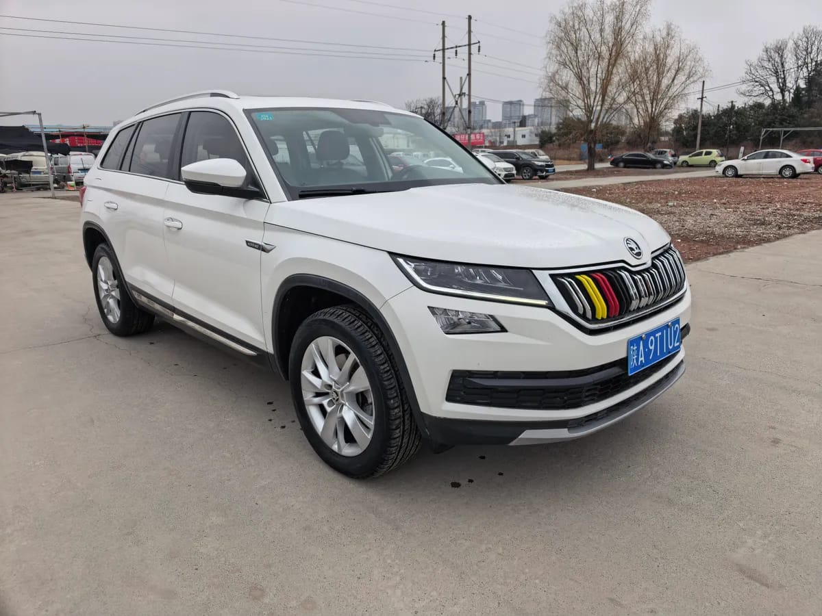 Skoda 2017 TSI330 5 3