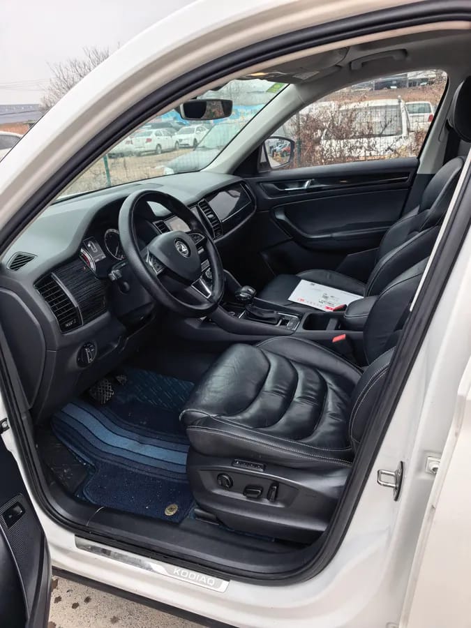 Skoda 2017 TSI330 5 4