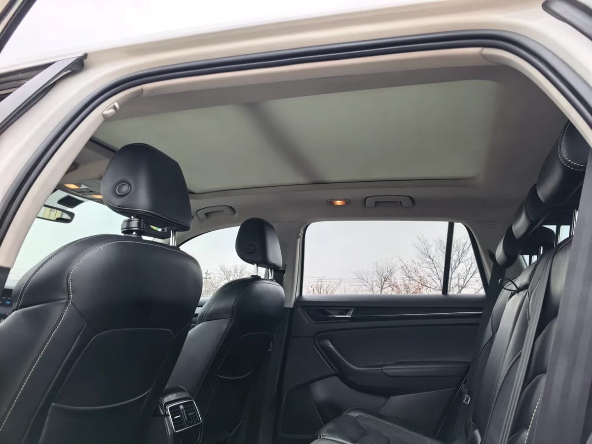 Skoda 2017 TSI330 5 6