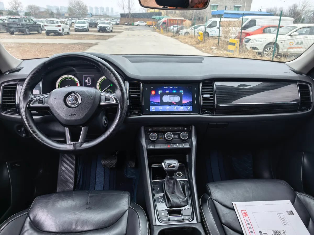 Skoda 2017 TSI330 5 7