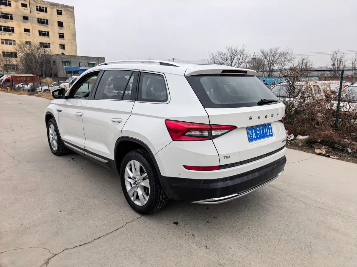 Skoda 2017 TSI330 5 8