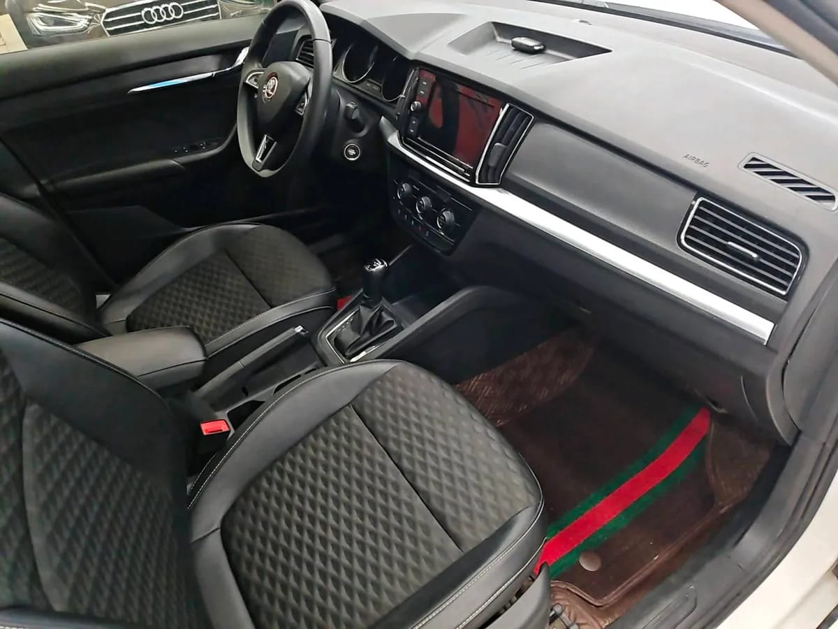 Skoda 2018 1.5L VI 4
