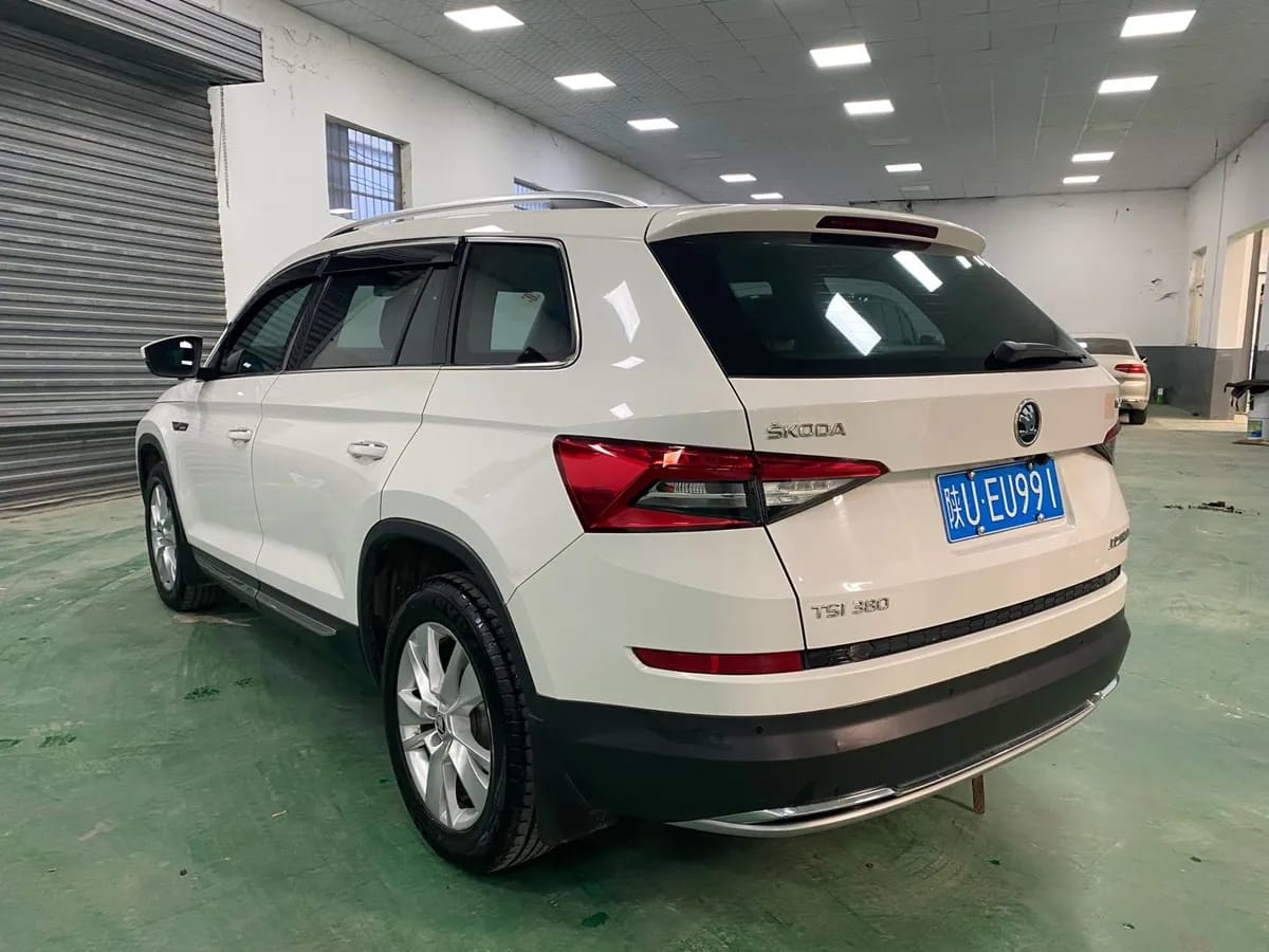 Skoda 2018 TSI330 5 6