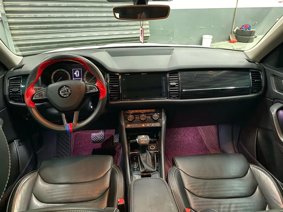 Skoda 2018 TSI330 5 7