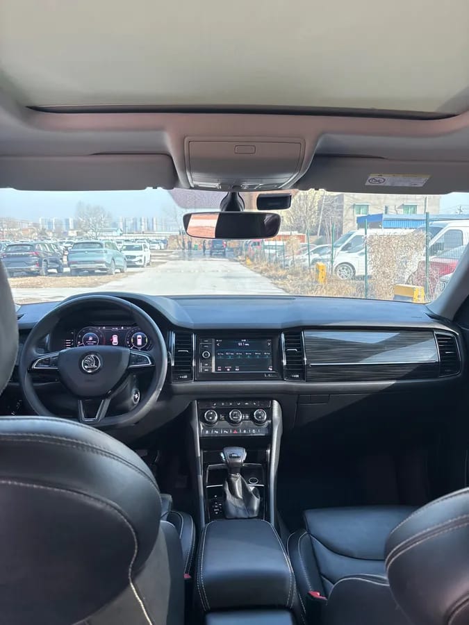 Skoda 2018 TSI330 7 9